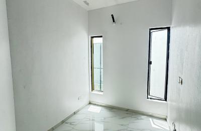 4 BEDROOM DETACHED DUPLEX WITH SWIMMING POOL