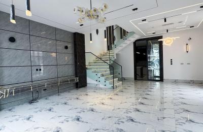5 BEDROOM DETACHED DUPLEX WITH A SWIMMING POOL