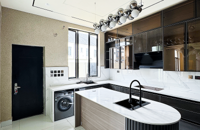 5 BEDROOM DETACHED DUPLEX