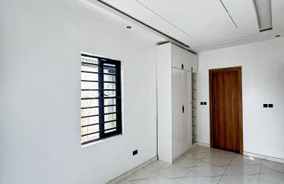 4 BEDROOM DETACHED DUPLEX WITH SWIMMING POOL
