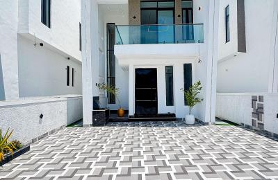 5 BEDROOM DETACHED DUPLEX