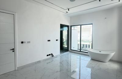 4 BEDROOM DETACHED DUPLEX WITH SWIMMING POOL FOR SALE
