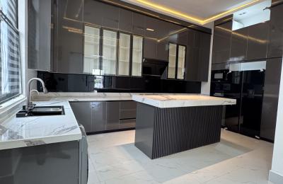 5 BEDROOM DETACHED DUPLEX