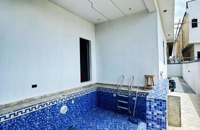 5 BEDROOM DETACHED DUPLEX WITH A SWIMMING POOL