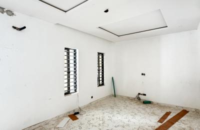 4 BEDROOM TERRACE DUPLEX