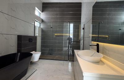 5 BEDROOM DETACHED DUPLEX