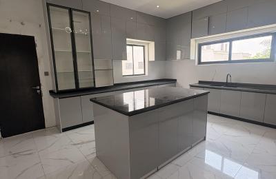 5 BEDROOM DETACHED DUPLEX