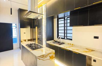 5 BEDROOM DETACHED DUPLEX WITH A SWIMMING POOL