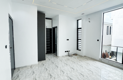 4 BEDROOM TERRACE DUPLEX