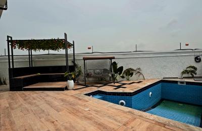 5 BEDROOM DETACHED DUPLEX WITH A SWIMMING POOL