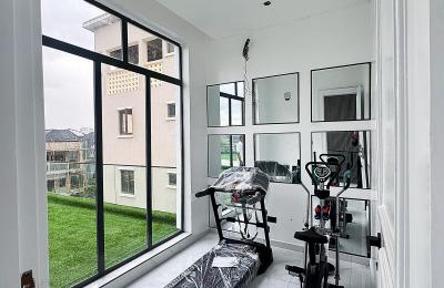 5 BEDROOM DETACHED DUPLEX WITH A SWIMMING POOL