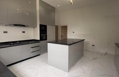 5 BEDROOM DETACHED DUPLEX