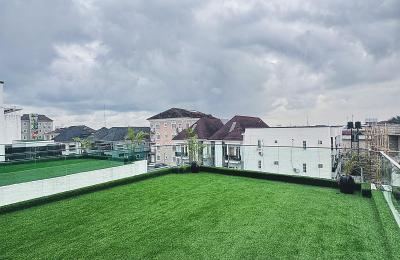 5 BEDROOM DETACHED DUPLEX WITH A SWIMMING POOL