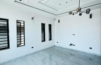 4 BEDROOM DETACHED DUPLEX WITH SWIMMING POOL