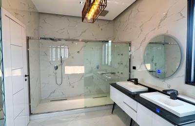 5 BEDROOM DETACHED DUPLEX WITH A SWIMMING POOL