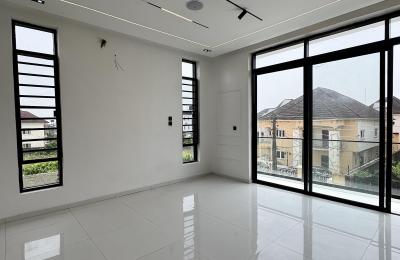 5 BEDROOM DETACHED DUPLEX