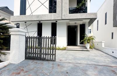 5 BEDROOM DETACHED DUPLEX