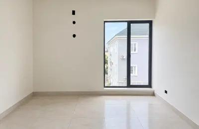 4-Bedroom Maisonette