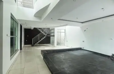4 Bedroom semi detached duplex