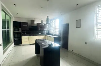 4 Bedroom semi detached duplex