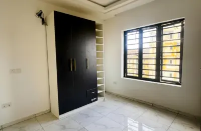 2 Bedroom Maisonette