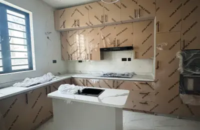 4 bedroom fully detached duplex