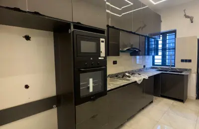 4 Bedroom Terrace