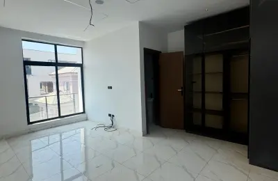 4 Bedroom Terrace