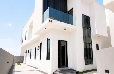 5 Bedroom Fully Detached Duplex