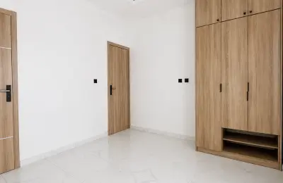 5 Bedroom Fully Detached Duplex