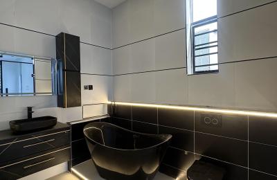 5 bedroom fully detached duplex with swimming pool