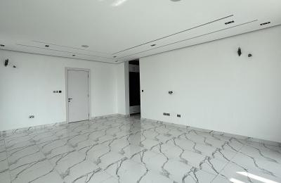 5 bedroom fully detached duplex with swimming pool