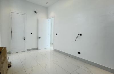 Luxury 5 Bedroom Fully Detached Duplex with Swimming pool
