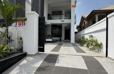 5 Bedroom fully detached duplex with swimming pool