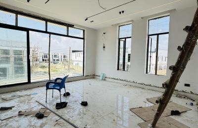5 Bedroom Fully-Detached Duplex with Swimming pool