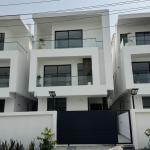 5 bedroom fully detached duplex