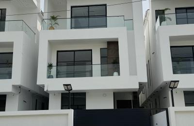 5 bedroom fully detached duplex