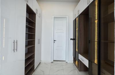 6 bedroom fully detached duplex with a swimming pool