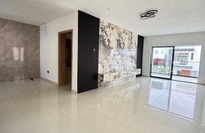 5 bedroom fully detached duplex