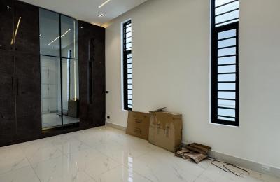 Luxury 5 Bedroom Fully Detached Duplex with Swimming pool