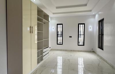4-bedroom fully detached duplex with swimming pool