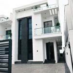 5 bedroom luxury duplex with swimming pool