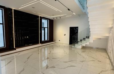 5 bedroom fully detached duplex