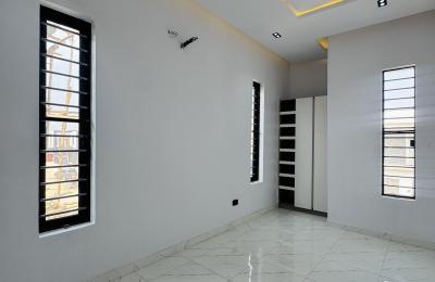 5 bedroom fully detached duplex with swimming pool