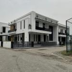 5 bedroom fully detached duplex with swimming pool