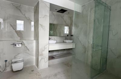 6-bedroom fully detached duplex with swimming pool