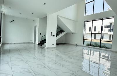 5 bedroom fully detached duplex with swimming pool