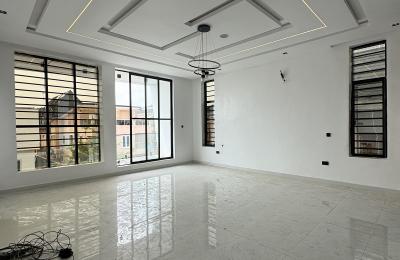 5 bedroom fully detached duplex with swimming pool