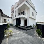 5 bedroom fully detached duplex with a swimming pool
