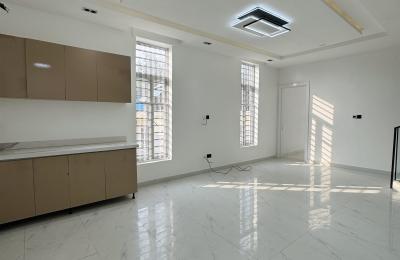 5 bedroom fully detached duplex with swimming pool